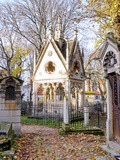 Paris : Tombe d'Héloïse et Abélard, mausolée des deux amants légendaires, habile opération de communication - Cimetière du Père Lachaise - XXème
