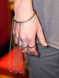 Love it or hate it : le bracelet-chaîne poignet & main
