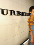 Solange Knowles en total look Burberry pour le lancement du parfum  Burberry Body 